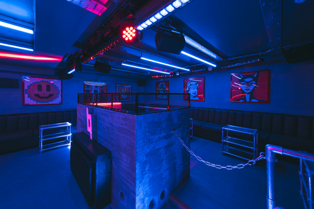 EDM Cave - New Venue Revealed: B London Opens Its Doors