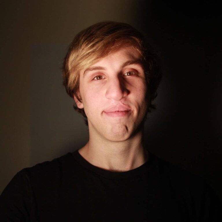 Julien Earle